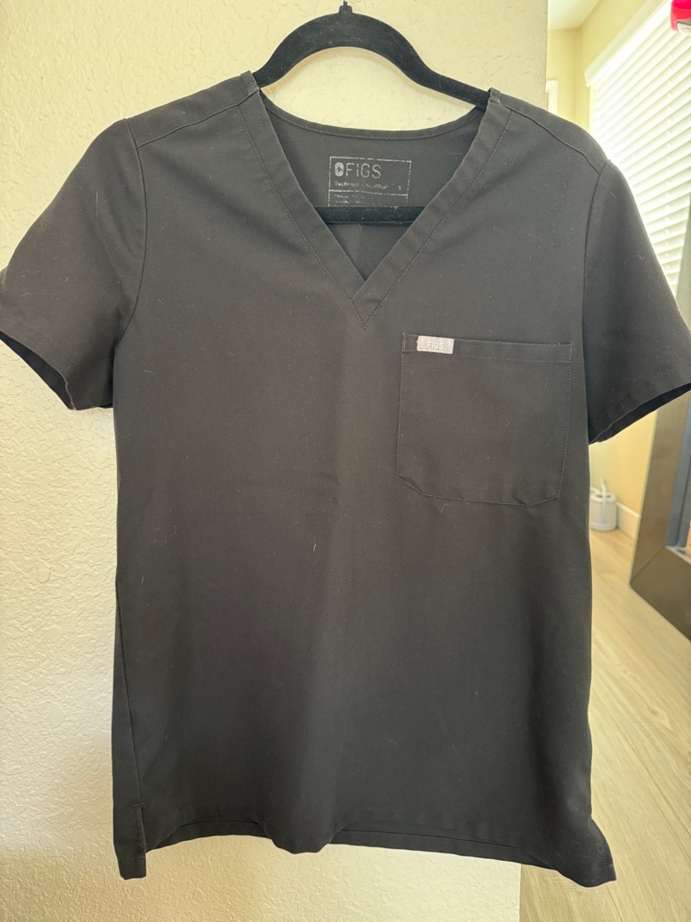 FIGS women’s Black V-Neck Scrub Top with Chest Pocket